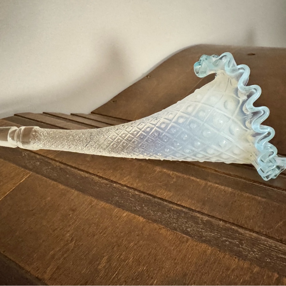Fenton Blue Opalescent Diamond Lace epergne horn. *small chip on tip of horn*